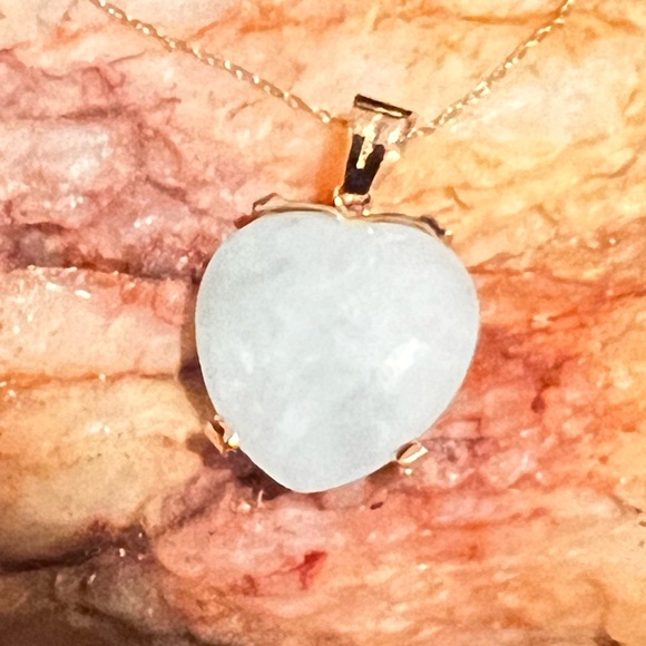 14K Gold Jade & Diamond Heart Pendant Necklace - Picture 15 of 16